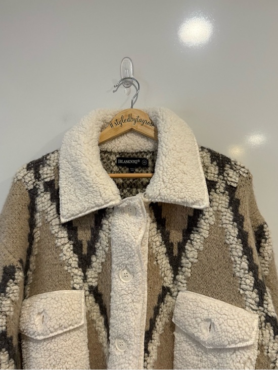 BlankNYC In The Cards Sweater Oversized Button Front Sherpa Sweater - Picture 8 of 13